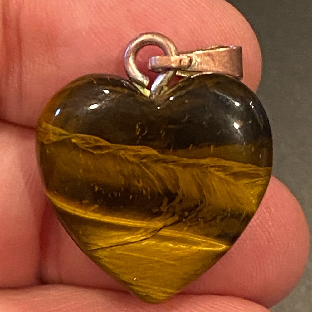 Vintage Tigers Eye Heart-Shaped Gold Pendant 4.39gr